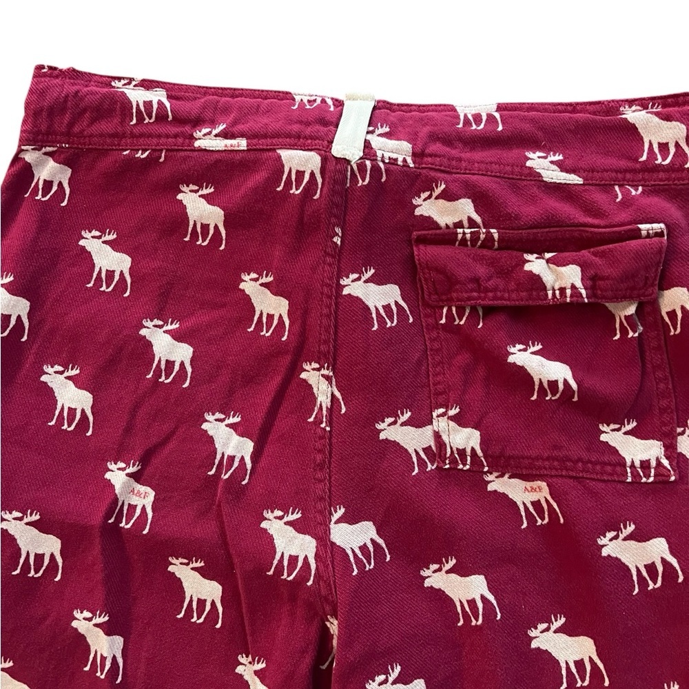 Abercrombie & Fitch Men’s  Size Med. Shorts in cranberry with cream Moose, - Picture 4 of 9